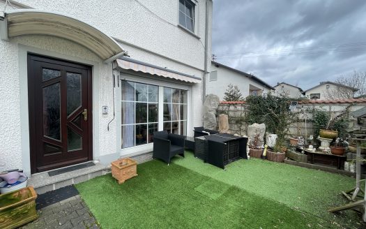 Sehr gut gepflegte 4-Zimmer-Eigentumswohnung – Ein Haus im Haus!