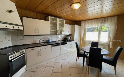 Freistehendes Mehrgenerationenhaus auf Sonnengrundstück!