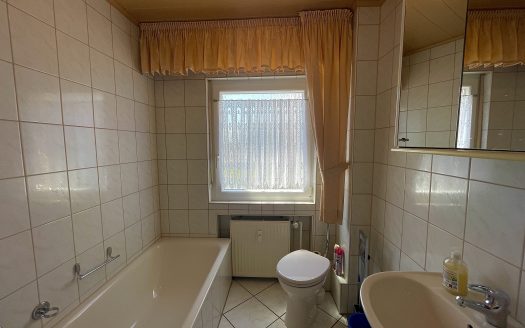 Freistehendes Mehrgenerationenhaus auf Sonnengrundstück!