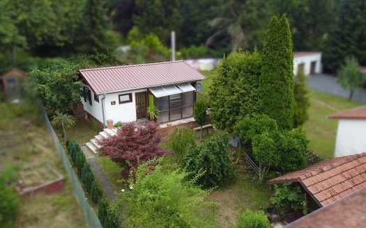 Kleines Paradies im Grünen – Wochenendhaus mit Charme!