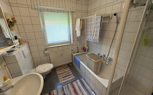 Seltene Gelegenheit – Zwei Wohnungen, ein Preis!