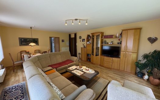 Seltene Gelegenheit – Zwei Wohnungen, ein Preis!