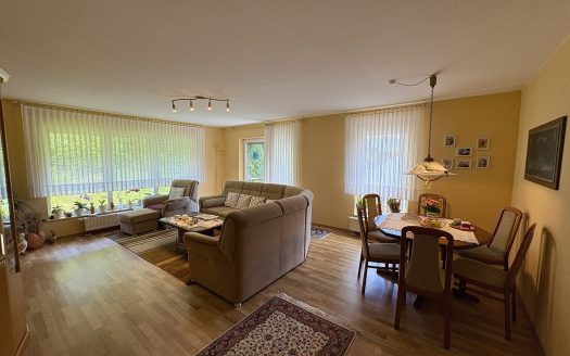 Seltene Gelegenheit – Zwei Wohnungen, ein Preis!