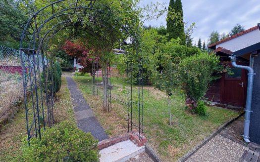 Kleines Paradies im Grünen – Wochenendhaus mit Charme!