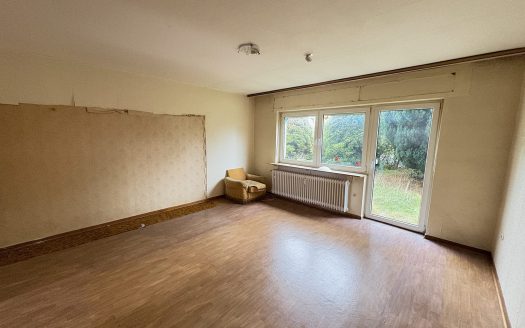 Vier Reihenhäuser mit Potenzial – Sanierungsbedürftiges Mehrfamilienobjekt!