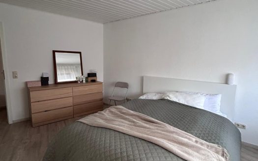 Attraktives Mehrfamilienhaus mit 8 Wohnungen + Werkstatt und Lagerhalle!