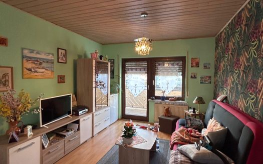 Attraktives Mehrfamilienhaus mit 8 Wohnungen + Werkstatt und Lagerhalle!