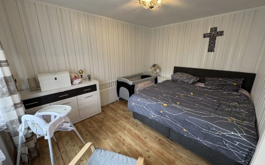 Modernisiertes Einfamilienhaus mit Einliegerwohnung und großem Garten!