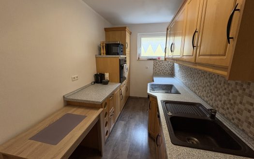 Modernisiertes Einfamilienhaus mit Einliegerwohnung und großem Garten!