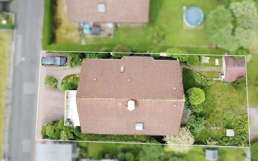 Einziehen und wohlfühlen – Gepflegtes Zweifamilienhaus in ruhiger Umgebung!