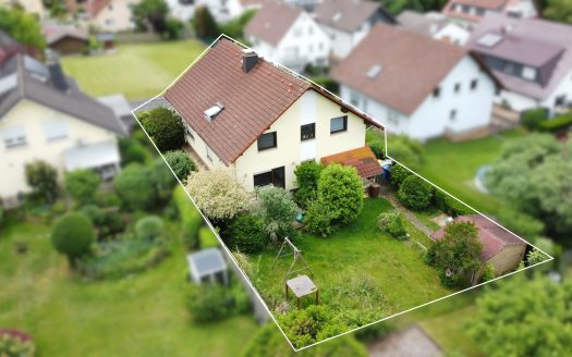 Einziehen und wohlfühlen – Gepflegtes Zweifamilienhaus in ruhiger Umgebung!