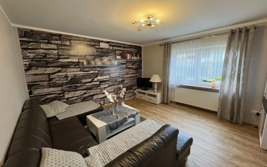 Modernisiertes Einfamilienhaus mit Einliegerwohnung und großem Garten!