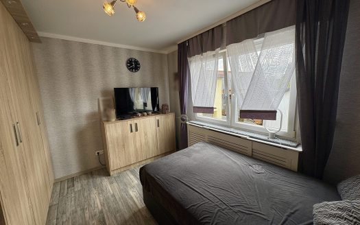 Modernisiertes Einfamilienhaus mit Einliegerwohnung und großem Garten!